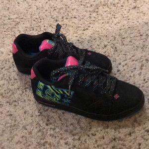 DC brand skate shoes